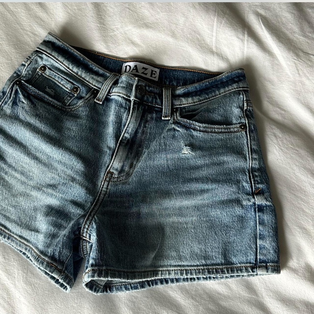 Daze Women's Classic Blue Jean Shorts